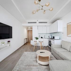 Bright 1BR with balcony in Luma 22