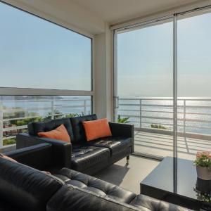 Spectacular Sea Views, 2Bd Beachfront