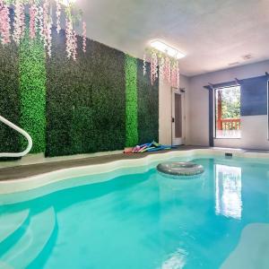 Wet & Wilderness - Luxe Indoor Pool Cabin-3 Kings-BunkRm-GameRm-HotTub