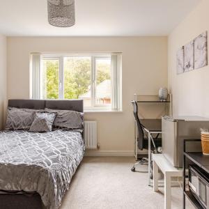 Large Double Room & Private EnSuite Bathroom, Badbury Park, Swindon, Near Great Western Hospital
