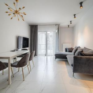Zyndrama City Centre Deluxe Apartment by BookingHost