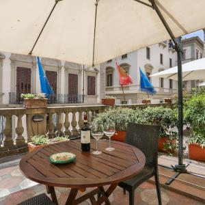 In the Heart of Florence, Dante, with Private Terrace
