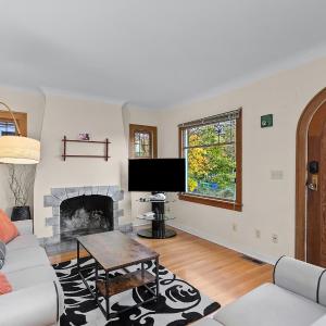 The Green Lake Firefly Lodge