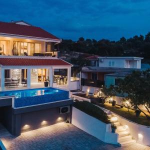 Seaside luxury villa with a swimming pool Razanj, Rogoznica - 23572