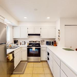 Khunu-Wasi White Mountain Hideaway