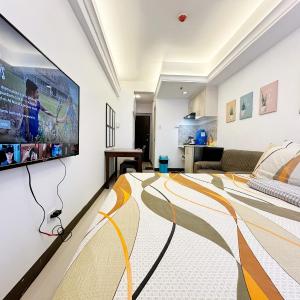 King Bed Suite at Pine Crest #T3-439 near Mall