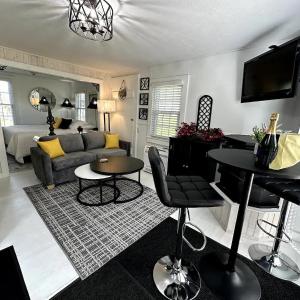 18 Vine Inn & Carriage House