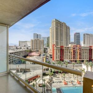 MGM Signature-07-707 Strip View Balcony Studio