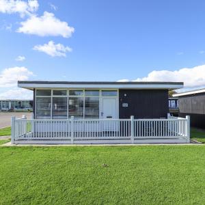 104 The Laurels