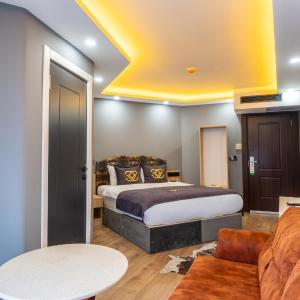 Viv City Hotel