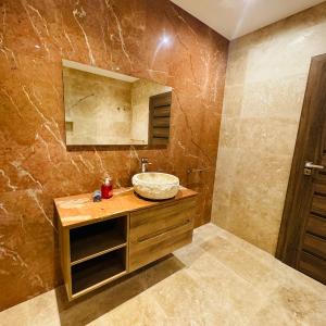 Spacious Modern Gzira Getaway
