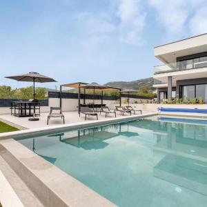Amazing Home In Kastel Stari With Sauna