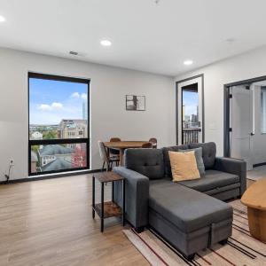 CozySuites Mass with parking lounge & roof deck #28