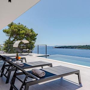 Cozy Home In Blato With House Sea View