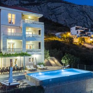 Cozy Home In Makarska With Sauna