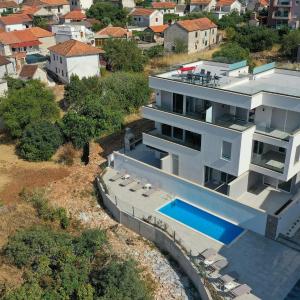 Awesome Apartment In Okrug Gornji With Wifi