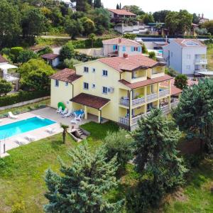 Lovely Apartment In Porec With Wifi