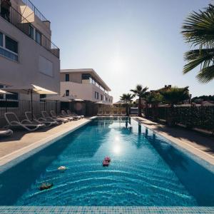 Amazing Apartment In Okrug Gornji