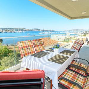Awesome Apartment In Seget Donji