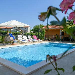 Awesome Home In Nedescina With Wifi