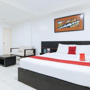 RedDoorz Plus at Evangelista Street Makati