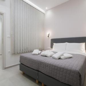 Peris 4 with Yard steps to Old Town - AC, Wifi