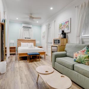 Pilar Cottage - Harbor Walk Hideaways