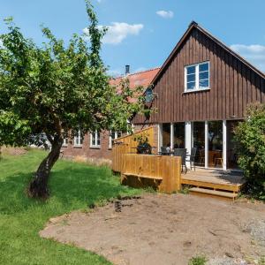 Nice Apartment In Aakirkeby With Wifi