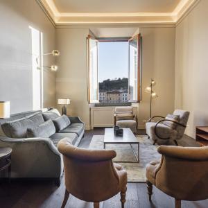 Luxury River View Apartment by MMega