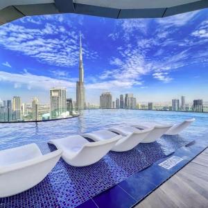 WonderfulStay at Paramount Residences - Highest Infinity Pool - Burj Khalifa View - Brand New Luxury Apartments