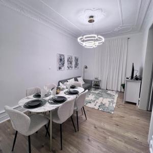 Le Rapp 6, Appartement de Standing 3 chambres, 7 personnes &1 bébé, Cosy et familial ultra équipé Emplacement Idéal proche Gare Centre ville Marchés de Noël Quartier Tribunal Contades