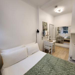 St 6 - 2 min Walk from Tube Cozy Studio Apartment