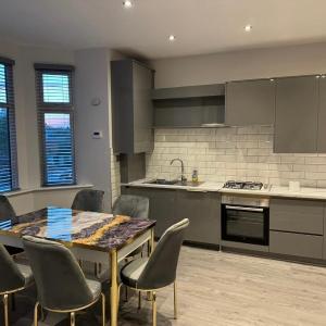 Luxury 4 Bedroom Apartment