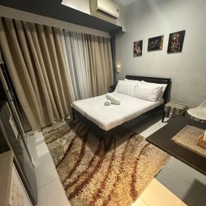 Cozy Room with Citiview at Greenbelt Makati
