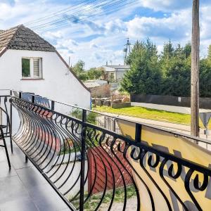 3 Bedroom Lovely Apartment In Wiselka