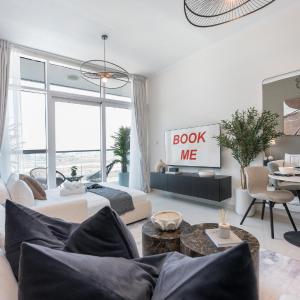 StayShort - Spacious Studio in Carson C - Damac Hills!