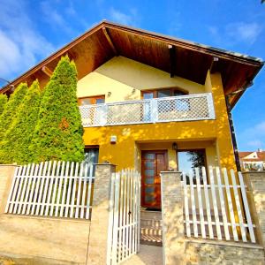 Boutique Casa Galbena