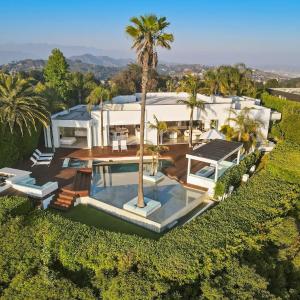 Crest Estate by Stay Awhile Villas