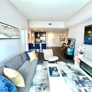 3 BR Buckhead PenthousePoolBalconyLenox & Marta