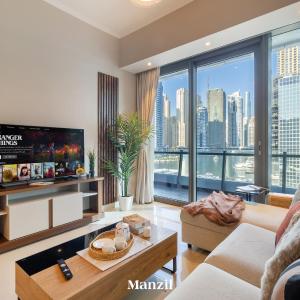 Stylish Marina Front 2BR Apartment, Near Top Attractions