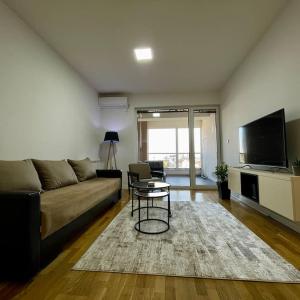 Jurukov Riverside Apartment