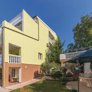 Nice Apartment In Stinjan