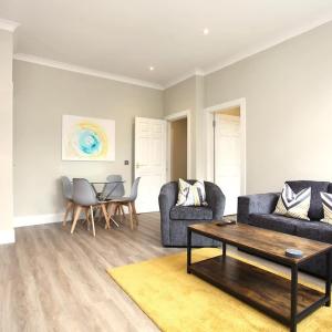 Three Bedroom Upper Flat in Jordanhill