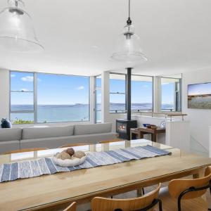 Amazing Views, Stunning Beaches and Beautiful Bushwalks