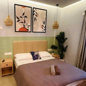 Zenn Pvt Studio with Balcony Smart Tv WiFi AC
