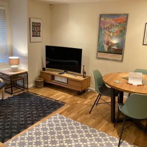 The Art Flat Woodlands