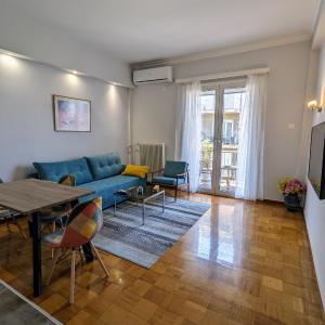 Cozy Corner, One-Bedroom Flat