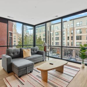 CozySuites Mass with parking lounge & roof deck #37