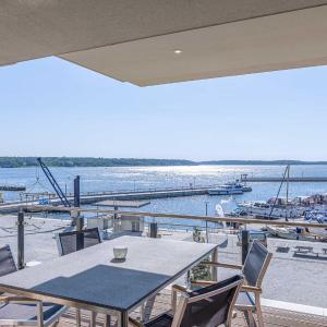 Müritzsonne - Apartment in der Hafenresidenz mit Balkon & Wellness