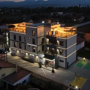 Nest Suites